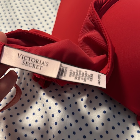 Victoria’s Secret push up bra with net and velvet details - Picture 6 of 6